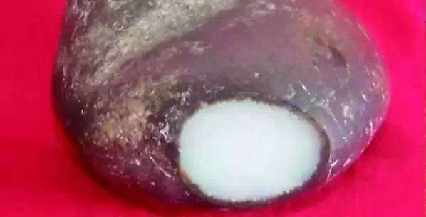 漲知識，玉也能騙人！照玉手電筒照出真相